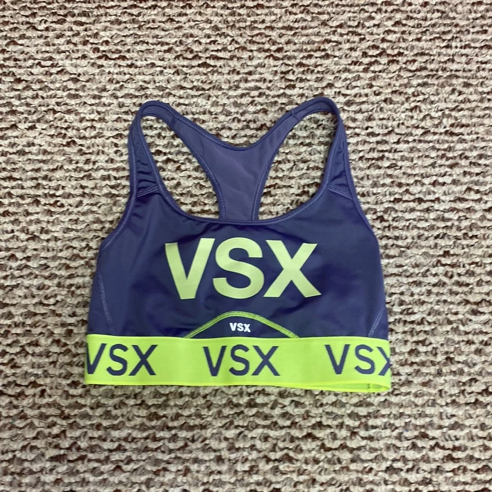 Victoria’s Secret Pink sports bra‎